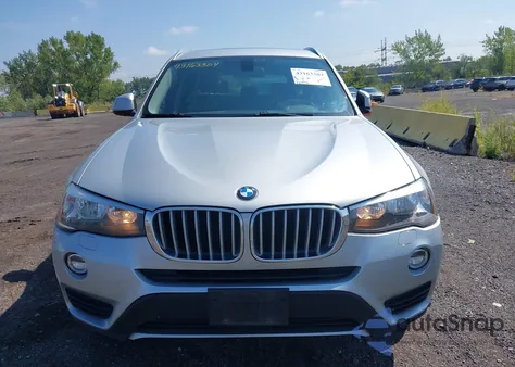 2015 BMW X3 xDrive28I z USA, uszkodzony, nr VIN 5UXWX9C55F0D47853